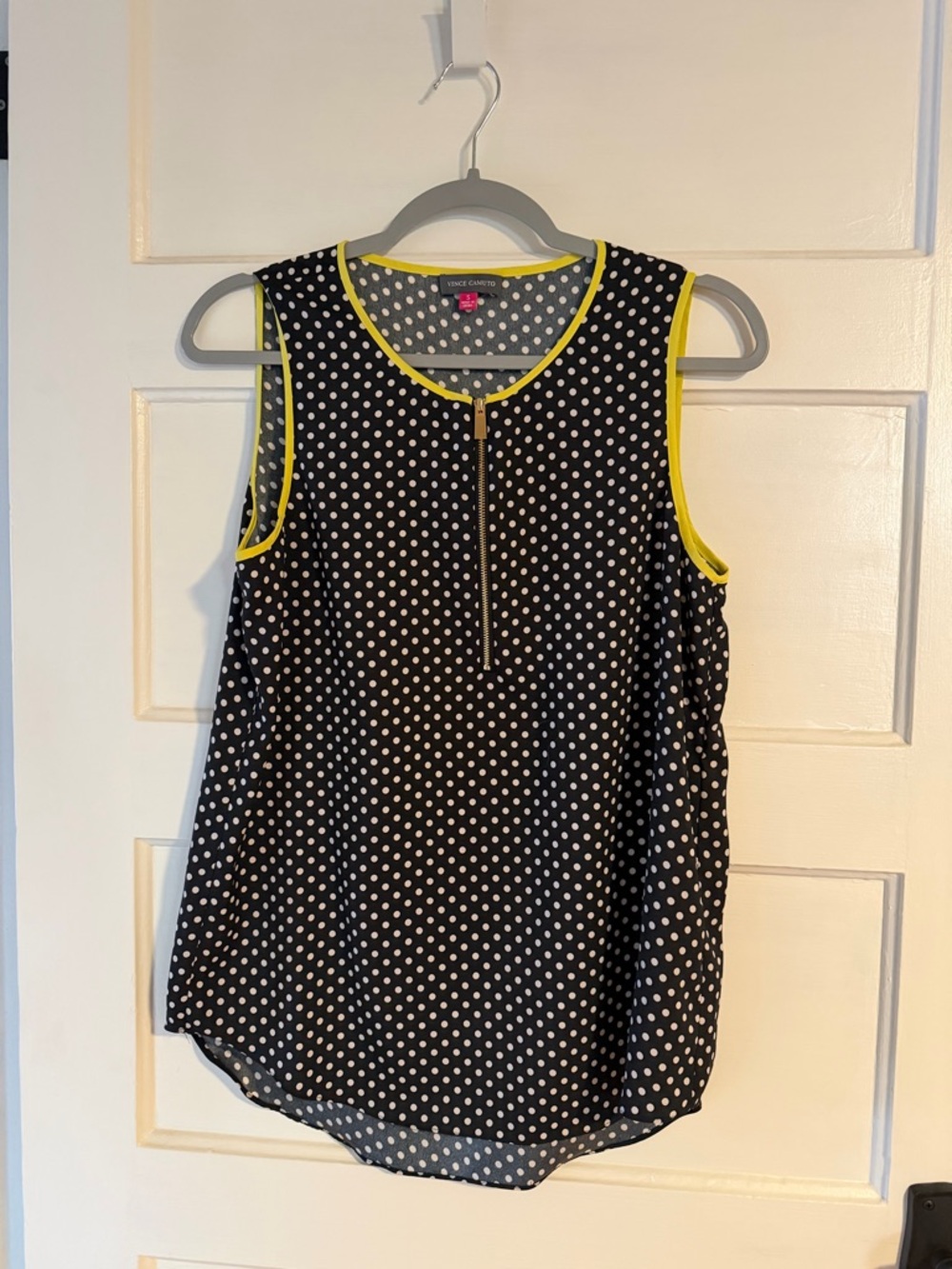 Like New Vince Camuto Black Polka Dot Sleeveless Top with Yellow Trim Size Small